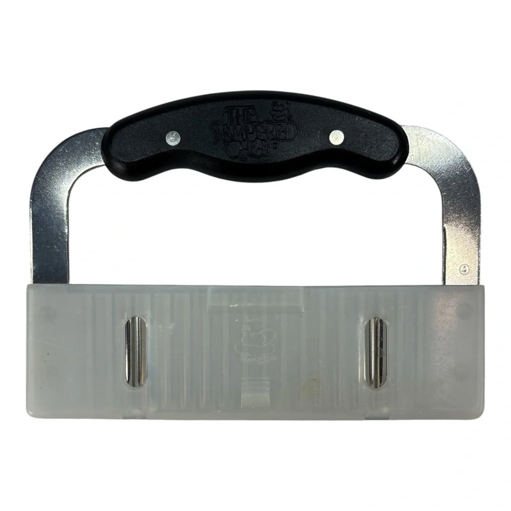 Pampered Chef Large Crinkle Cut Veggie Fruit Chopper Stainless Steel Blk Handle